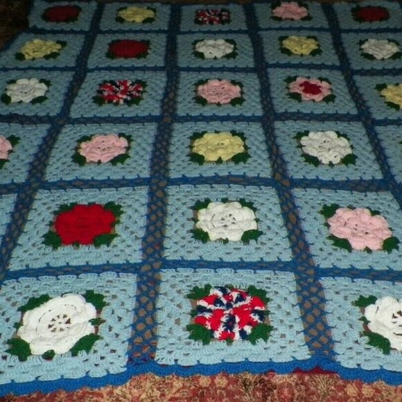 Vintage Wool Granny Square King Knit Blanket 90 x 152 Inches 3D Flower Blue - Picture 2 of 5
